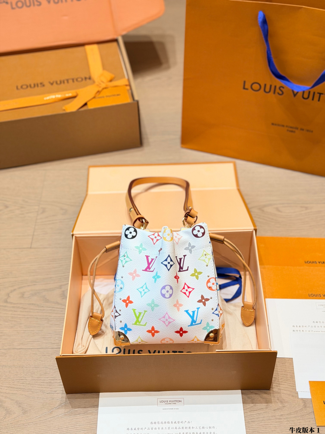 Louis Vuitton LV Noé Bucket Bag Cowhide Leather
